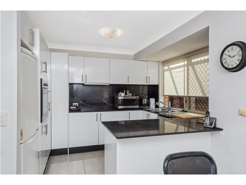 2/4 Dell Court, Coombabah QLD 4216