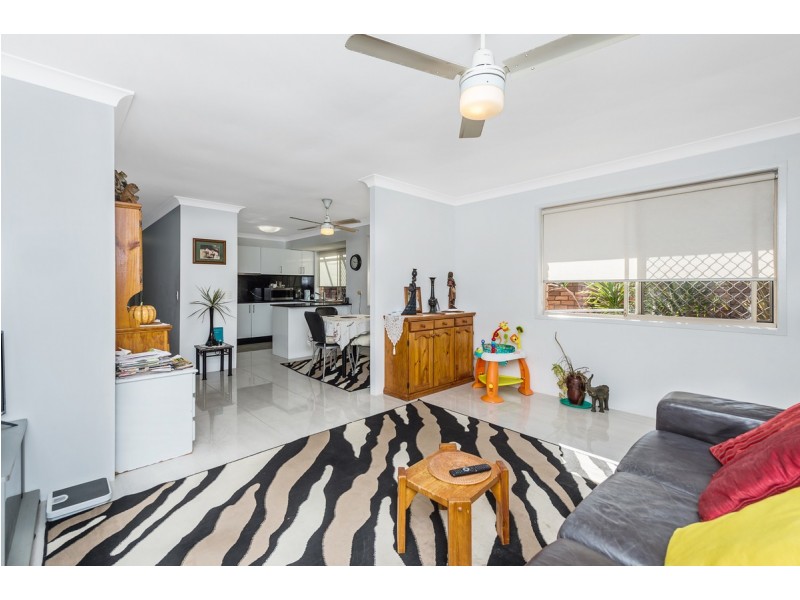 2/4 Dell Court, Coombabah QLD 4216