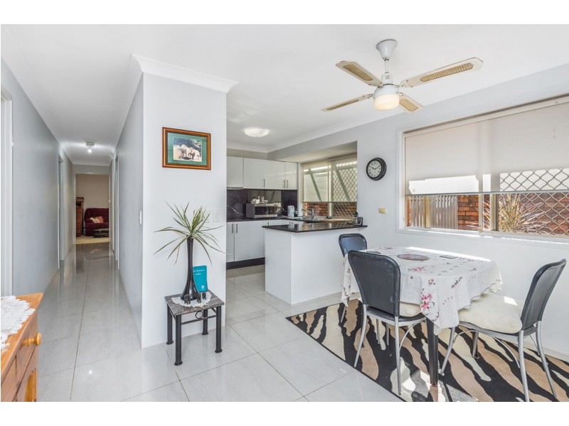 2/4 Dell Court, Coombabah QLD 4216