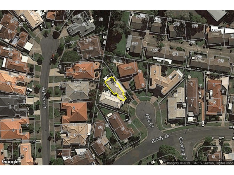 2/4 Dell Court, Coombabah QLD 4216