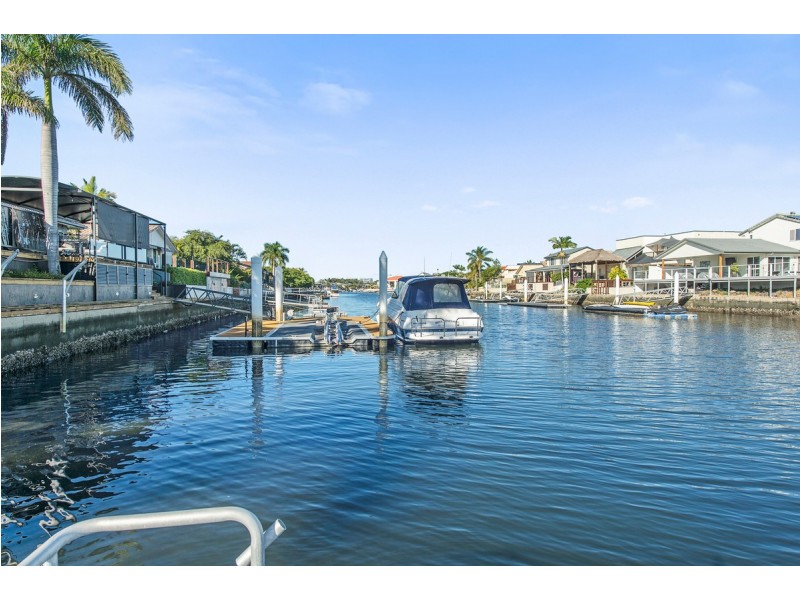 11 Cockleshell Court, Runaway Bay QLD 4216