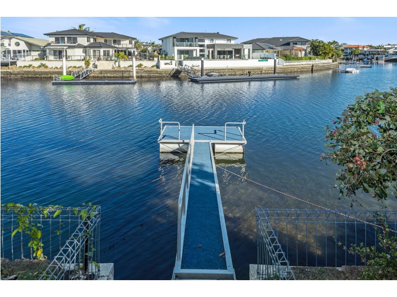 11 Cockleshell Court, Runaway Bay QLD 4216