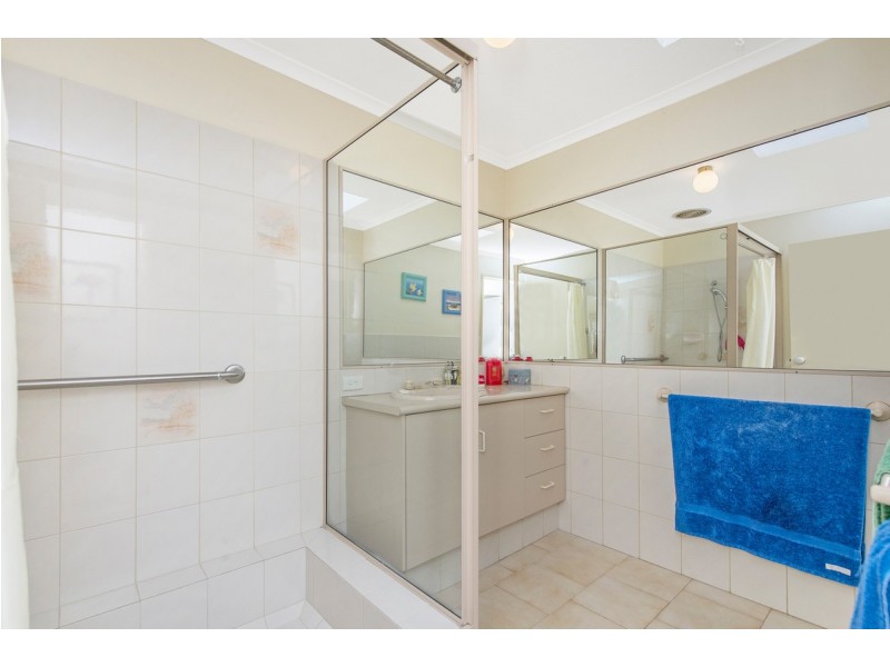 11 Cockleshell Court, Runaway Bay QLD 4216