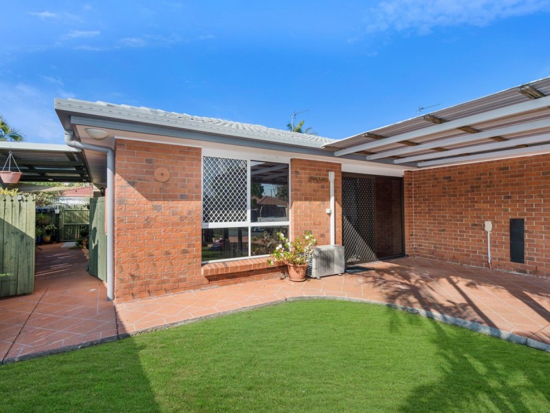 2/3 Galaxy Court, Labrador QLD 4215