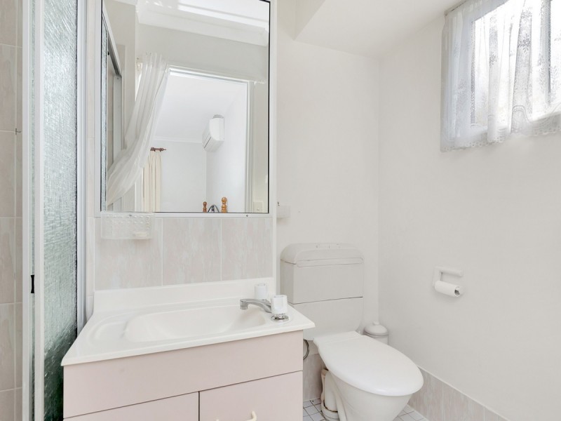 2/3 Galaxy Court, Labrador QLD 4215