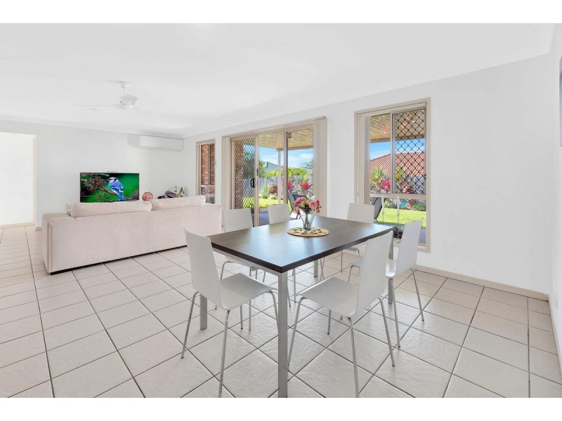 15 Billinghurst Crescent, Upper Coomera QLD 4209