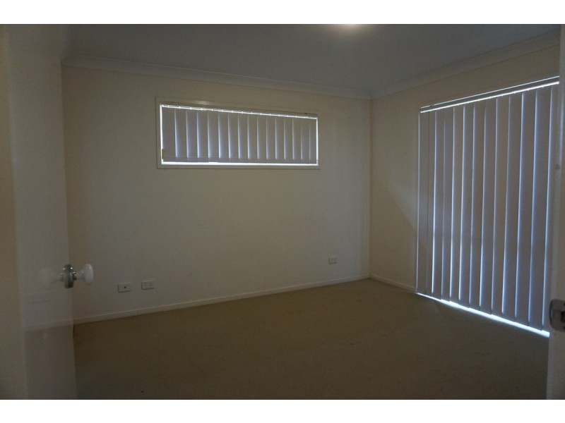 1/16 Ferncliffe Street, Upper Coomera QLD 4209