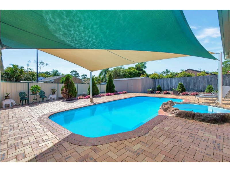 33 Village Way, Oxenford QLD 4210