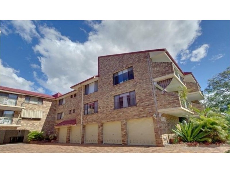 2/6 Broad Street, Labrador QLD 4215