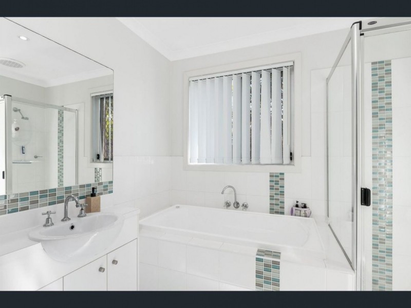 22 Seashell Avenue, Coomera QLD 4209
