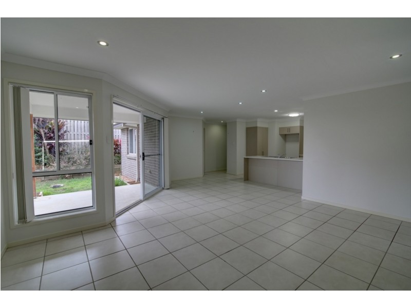 1/2 Jones Street, Coomera QLD 4209