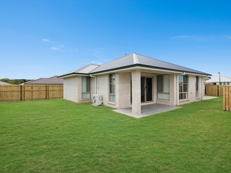 2 Burnett Street, Pimpama QLD 4209