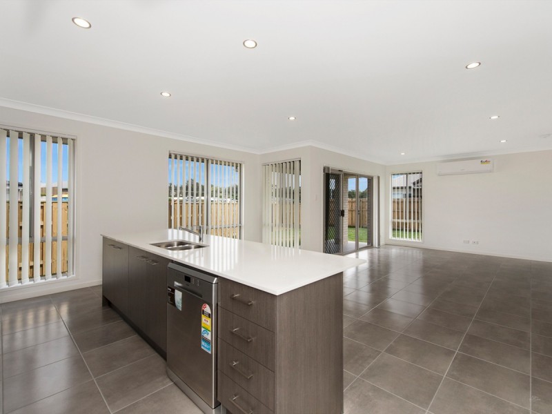 2 Burnett Street, Pimpama QLD 4209