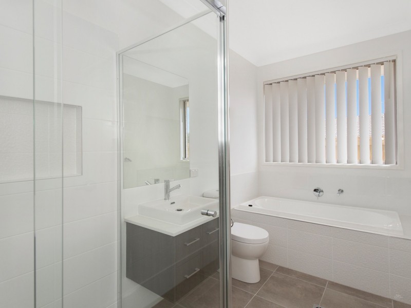 2 Burnett Street, Pimpama QLD 4209