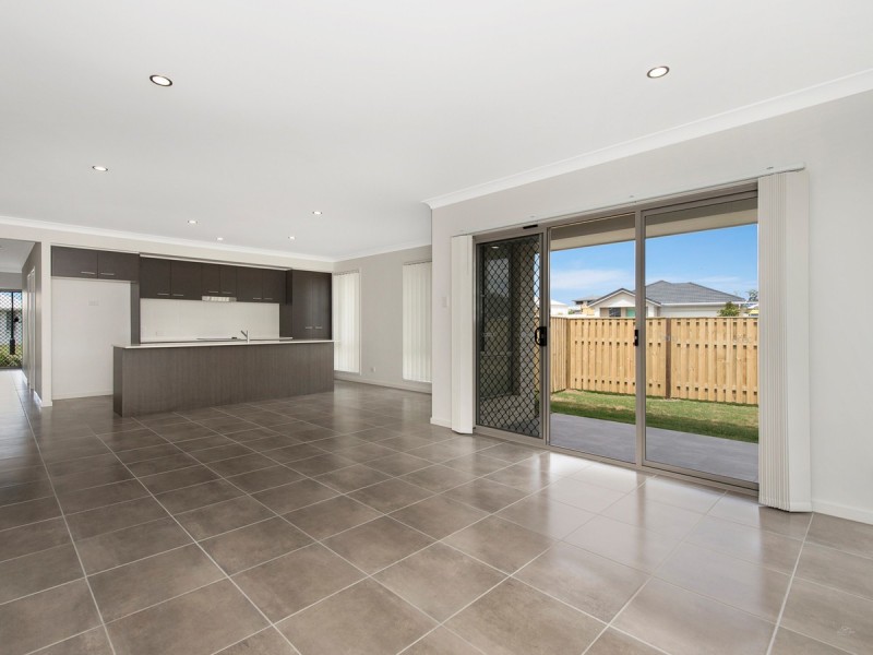 2 Burnett Street, Pimpama QLD 4209
