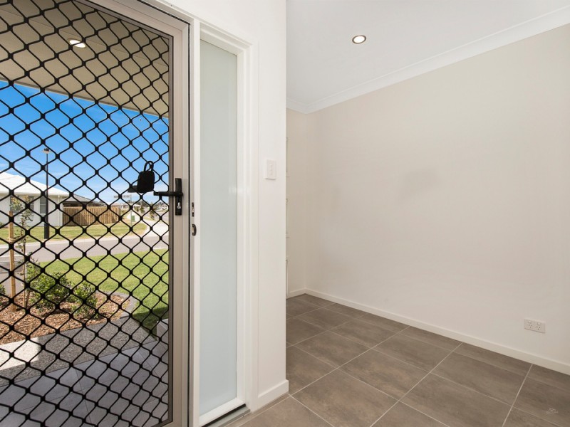 2 Burnett Street, Pimpama QLD 4209