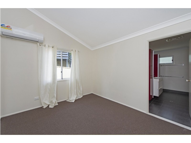 11 Overland Drive, Edens Landing QLD 4207