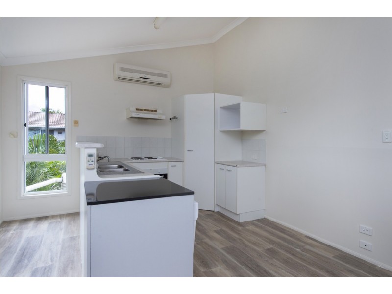 11 Overland Drive, Edens Landing QLD 4207