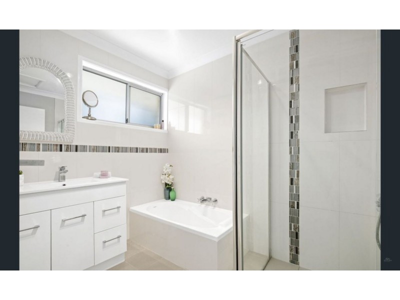 22 Ashford Road, Helensvale QLD 4212