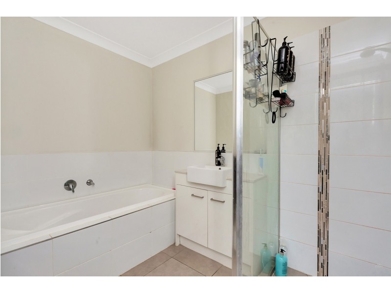 2/24 Lane Court, Mount Warren Park QLD 4207