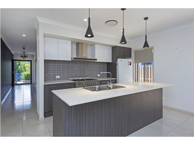 25 Melville Drive, Pimpama QLD 4209