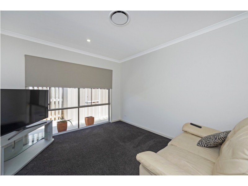 25 Melville Drive, Pimpama QLD 4209