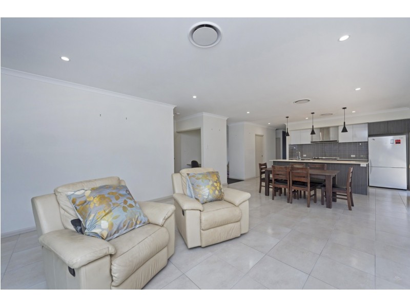 25 Melville Drive, Pimpama QLD 4209