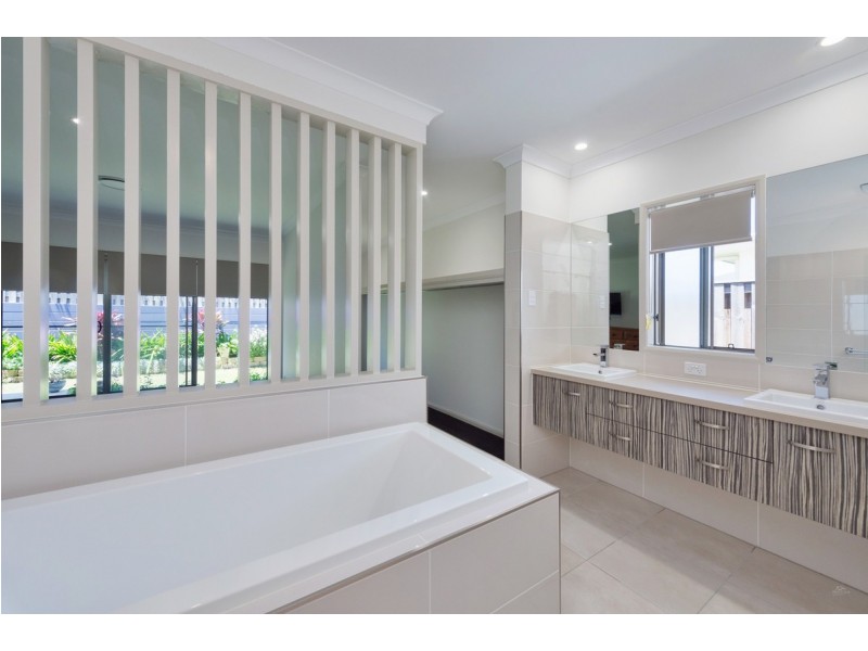 25 Melville Drive, Pimpama QLD 4209