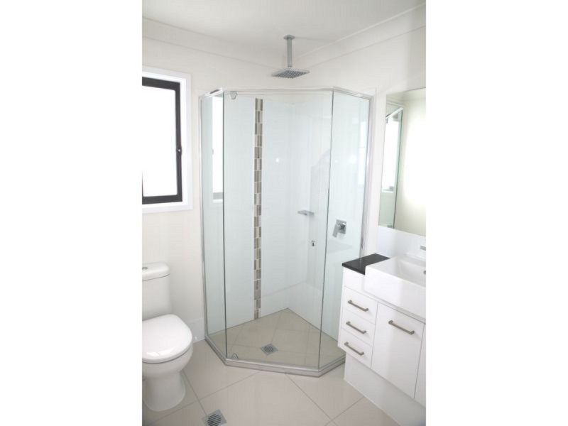 2/12 Peak Crescent, Pimpama QLD 4209