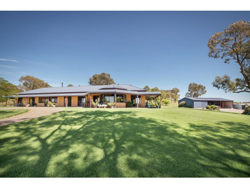 17 Wenz Lane, Canowindra NSW 2804