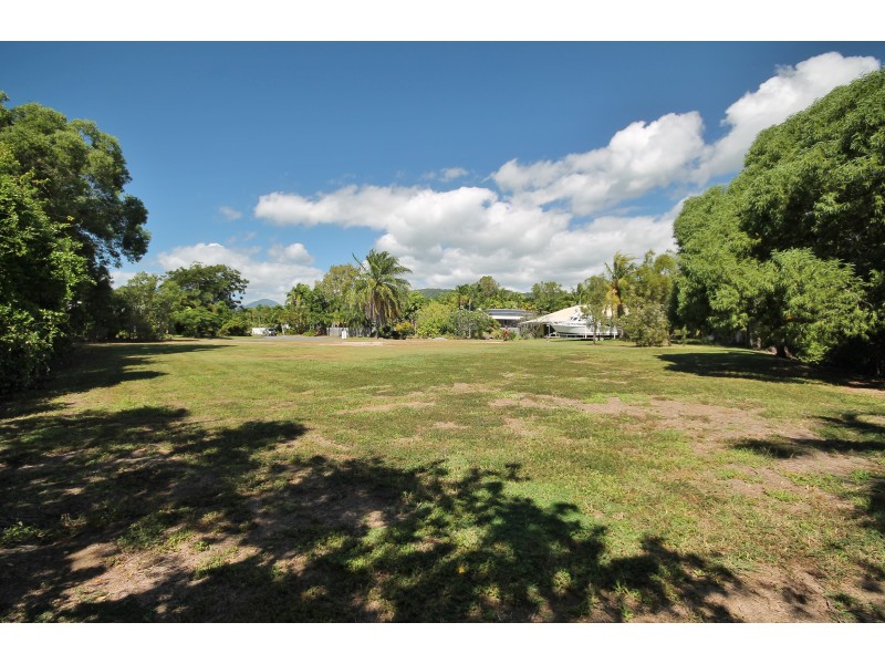 52 Endeavour St, Port Douglas QLD 4877