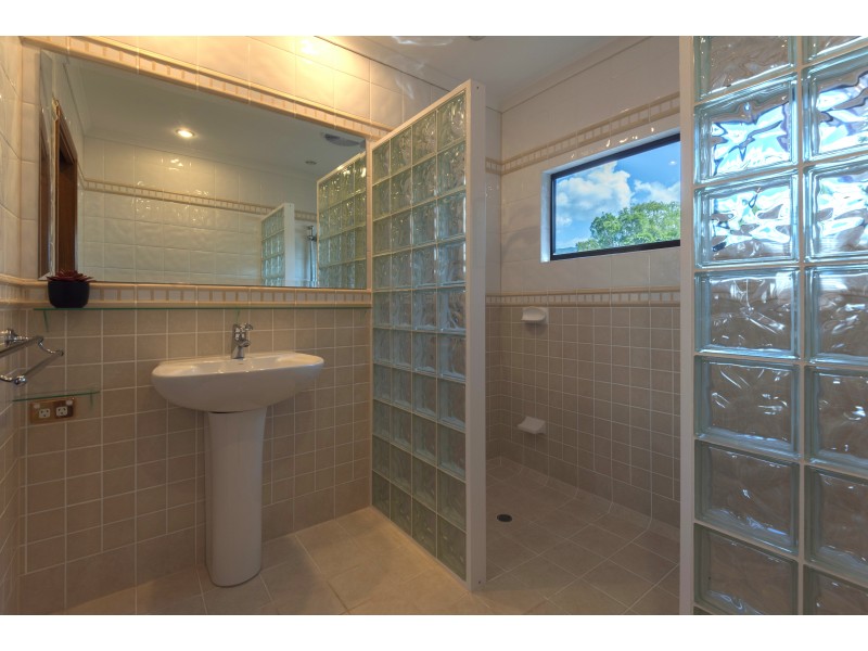 70 Kewarra St, Kewarra Beach QLD 4879