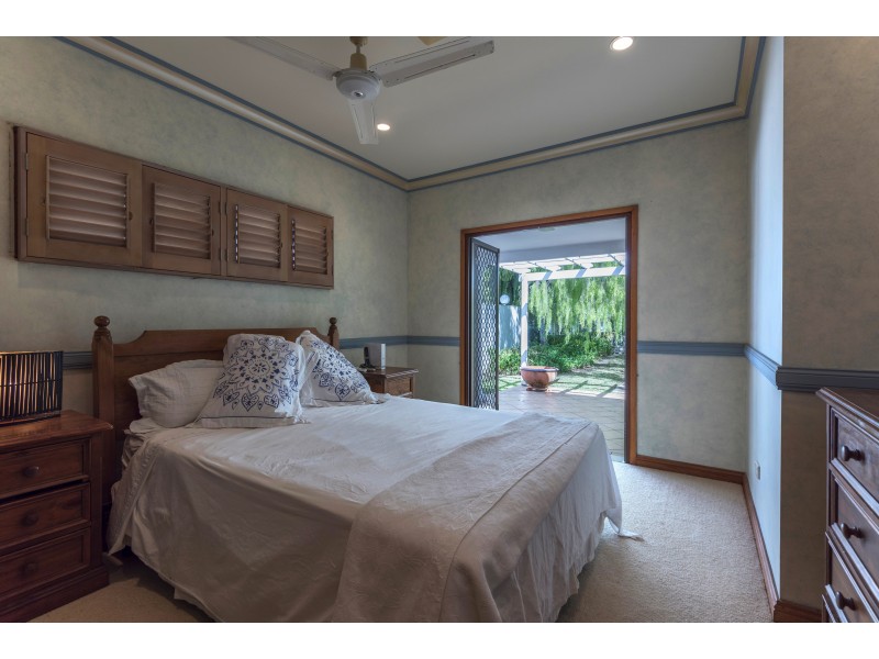 70 Kewarra St, Kewarra Beach QLD 4879