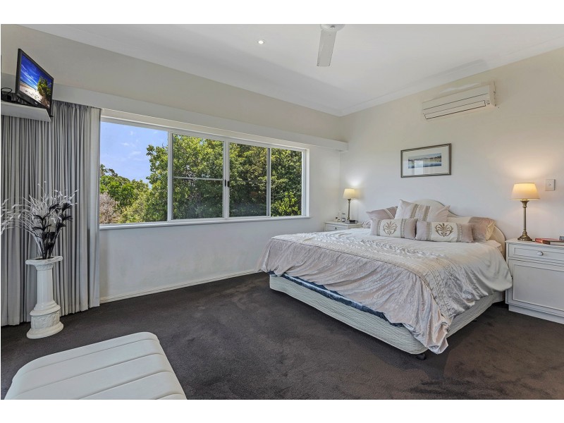 3 Seaview Court, Rocky Point QLD 4873
