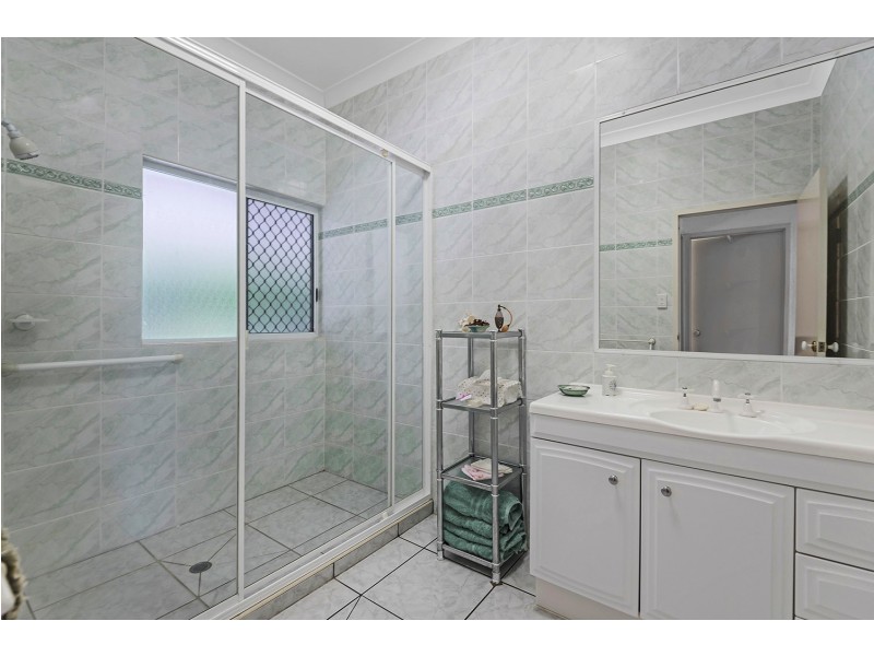 3 Seaview Court, Rocky Point QLD 4873
