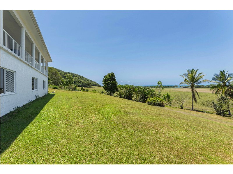 3 Seaview Court, Rocky Point QLD 4873