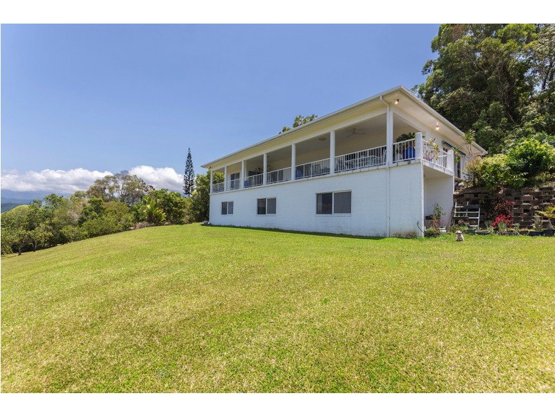 3 Seaview Court, Rocky Point QLD 4873