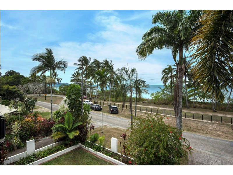 9 Bougainvillea St, Cooya Beach QLD 4873