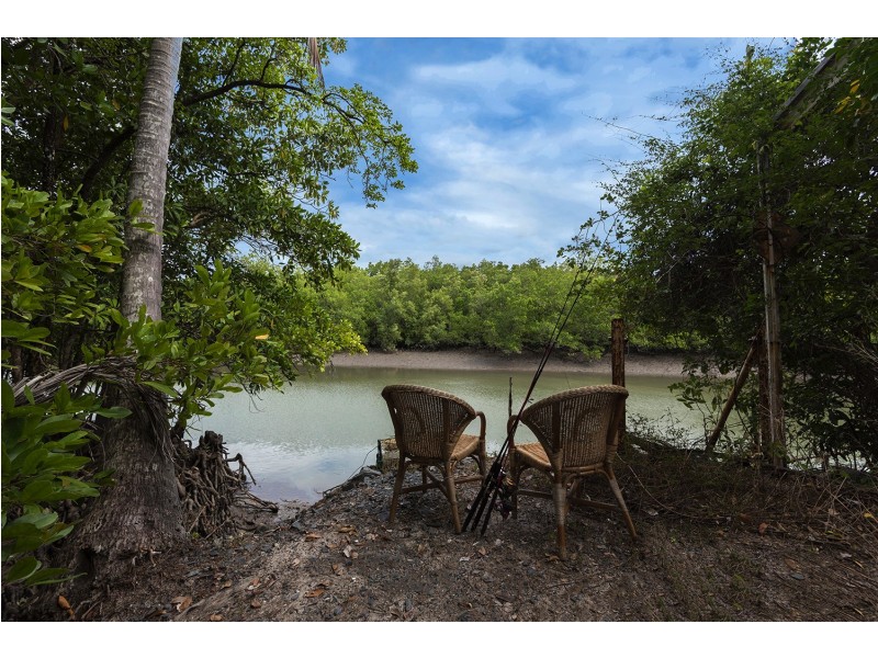 9 Bougainvillea St, Cooya Beach QLD 4873
