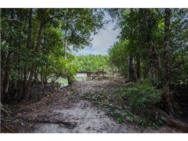 9 Bougainvillea St, Cooya Beach QLD 4873