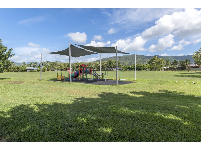 18 Sandpiper St, Port Douglas QLD 4877