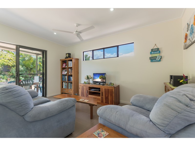 6 Lou Prince Dr, Cooya Beach QLD 4873