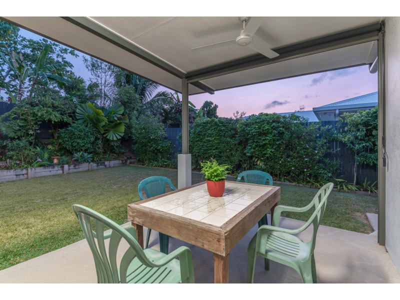 6 Lou Prince Dr, Cooya Beach QLD 4873