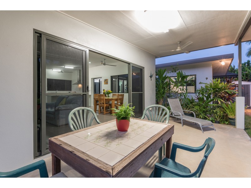 6 Lou Prince Dr, Cooya Beach QLD 4873