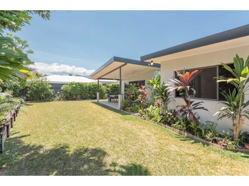 6 Lou Prince Dr, Cooya Beach QLD 4873