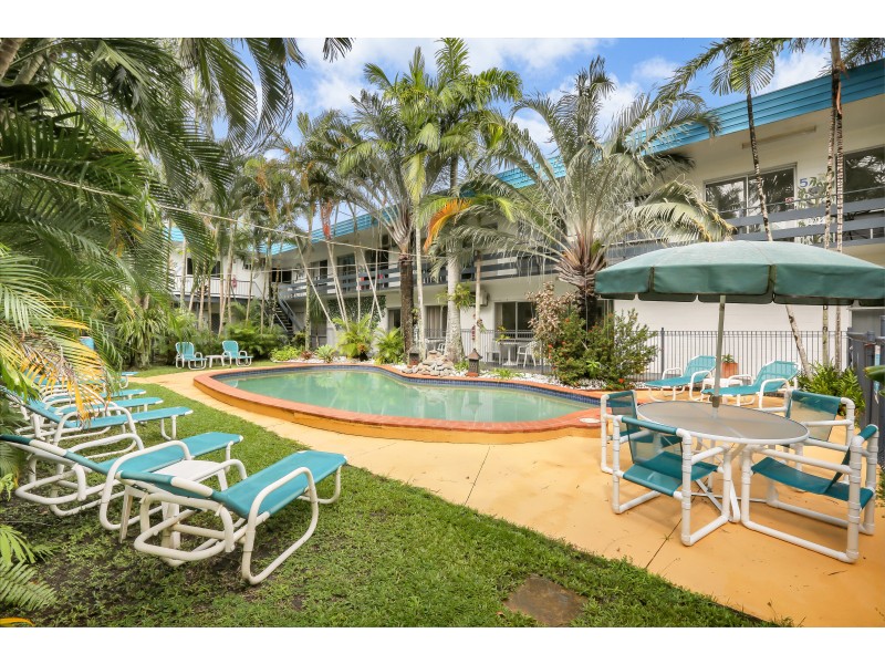 32 Veivers Rd, Palm Cove QLD 4879