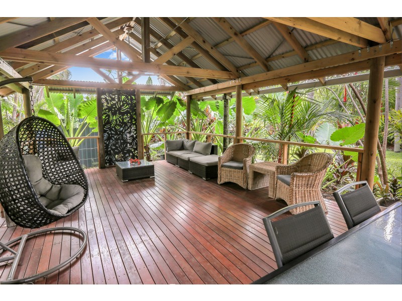 32 Veivers Rd, Palm Cove QLD 4879