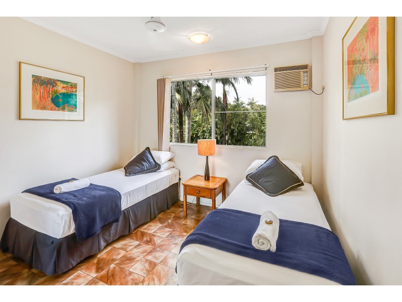32 Veivers Rd, Palm Cove QLD 4879