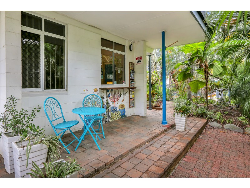32 Veivers Rd, Palm Cove QLD 4879