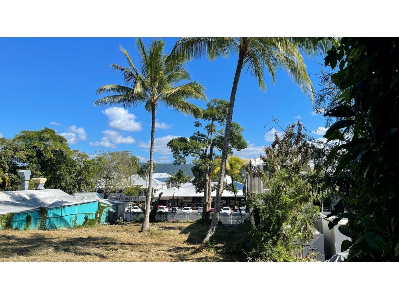 10 Macrossan St, Port Douglas QLD 4877
